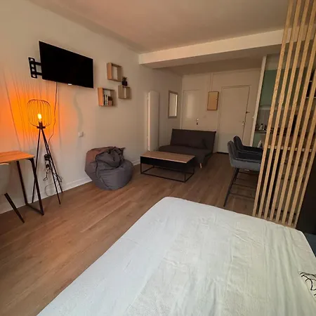 Appartement At Alex & Mom's *